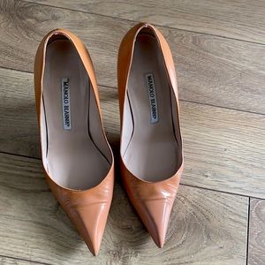 Manolo blahnik pumps (size 35)
